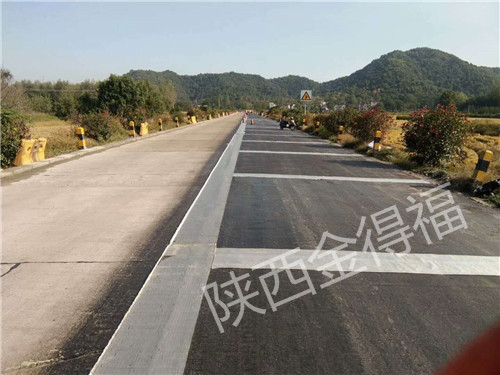道路灌縫及防裂貼施工